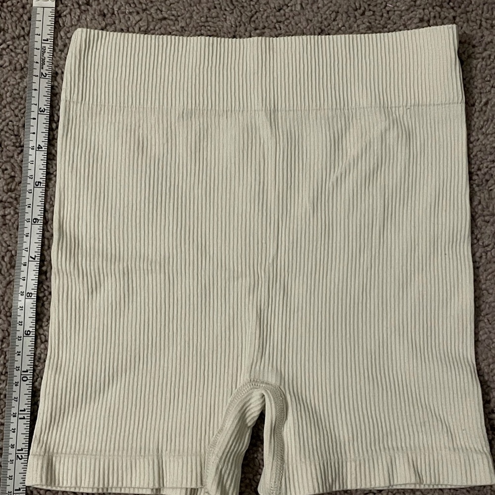 ✨SKIMS Stretch Rib Short - Picture 6 of 6